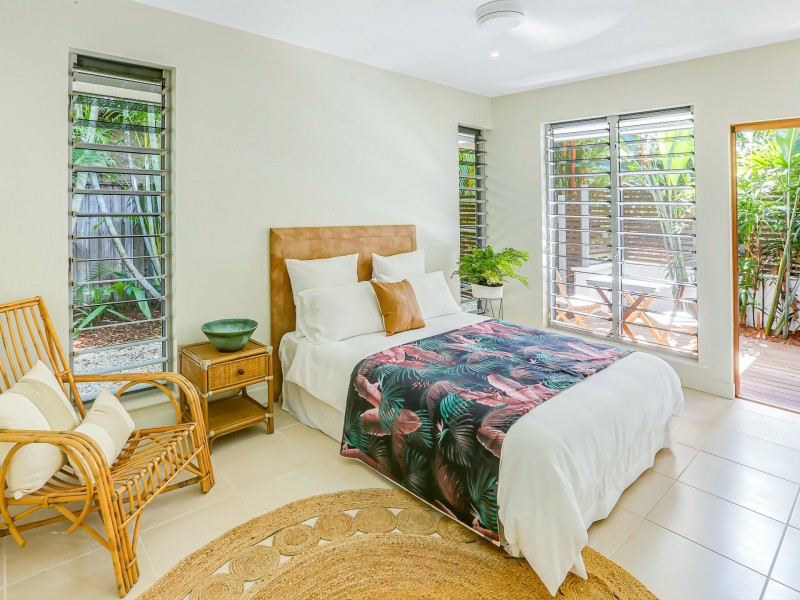 19 Aurelia Road, Palm Cove QLD 4879
