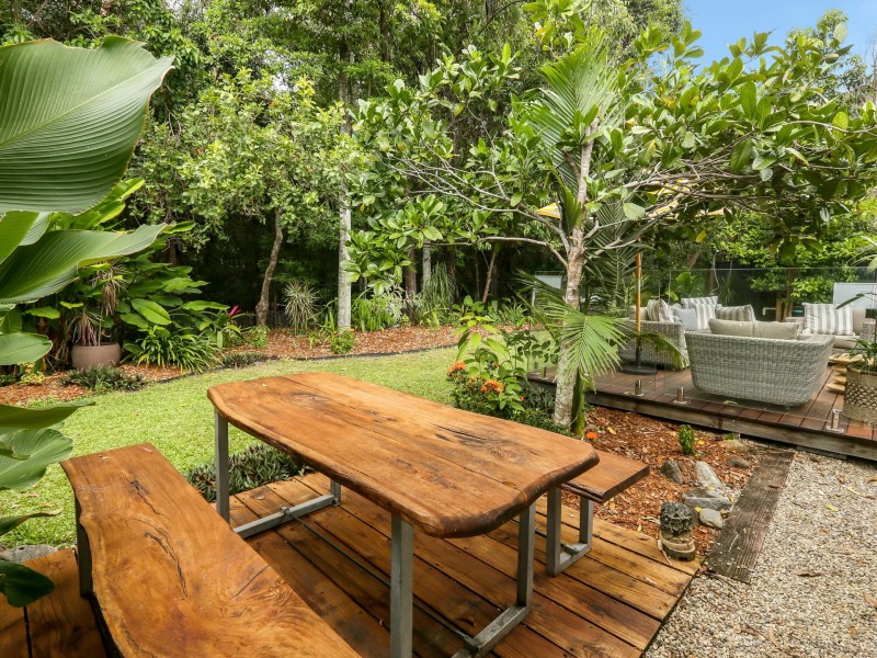 19 Aurelia Road, Palm Cove QLD 4879