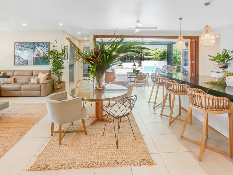 19 Aurelia Road, Palm Cove QLD 4879