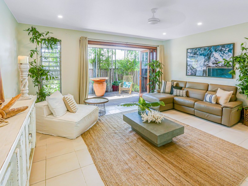 19 Aurelia Road, Palm Cove QLD 4879