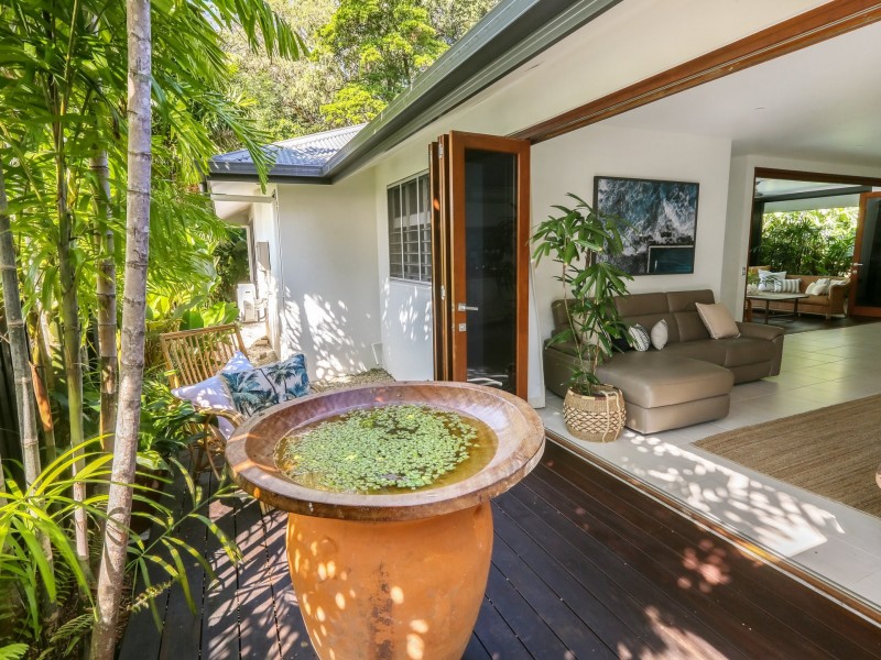 19 Aurelia Road, Palm Cove QLD 4879