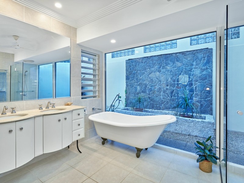 51 Crowsnest Terrace, Trinity Beach QLD 4879