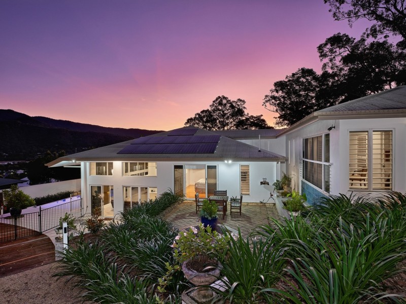 51 Crowsnest Terrace, Trinity Beach QLD 4879