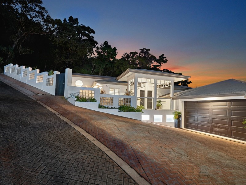 51 Crowsnest Terrace, Trinity Beach QLD 4879