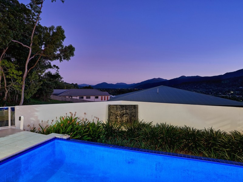 51 Crowsnest Terrace, Trinity Beach QLD 4879