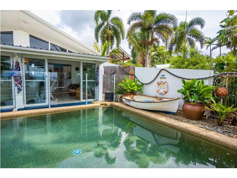 36 Hibiscus Lane, Holloways Beach QLD 4878