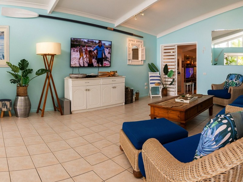 36 Hibiscus Lane, Holloways Beach QLD 4878