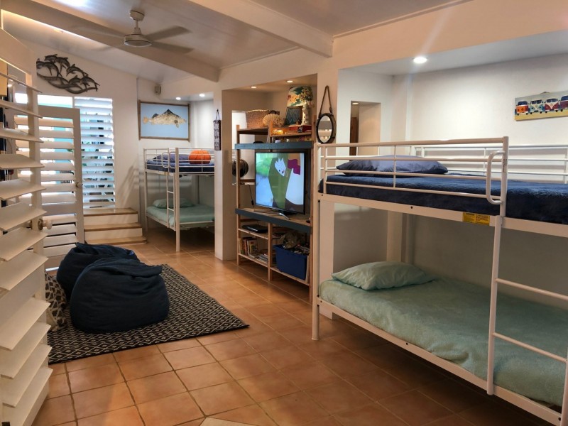36 Hibiscus Lane, Holloways Beach QLD 4878