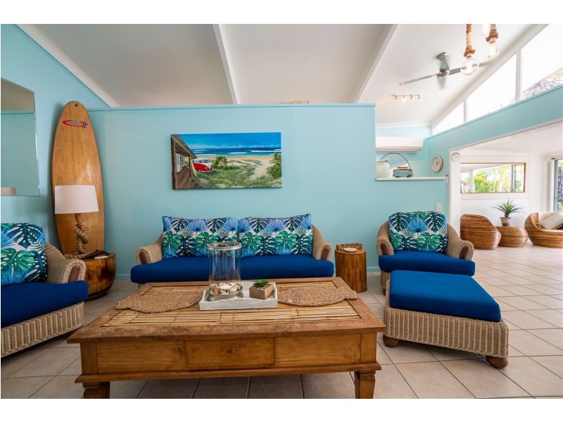 36 Hibiscus Lane, Holloways Beach QLD 4878