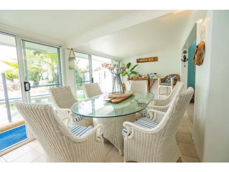 36 Hibiscus Lane, Holloways Beach QLD 4878