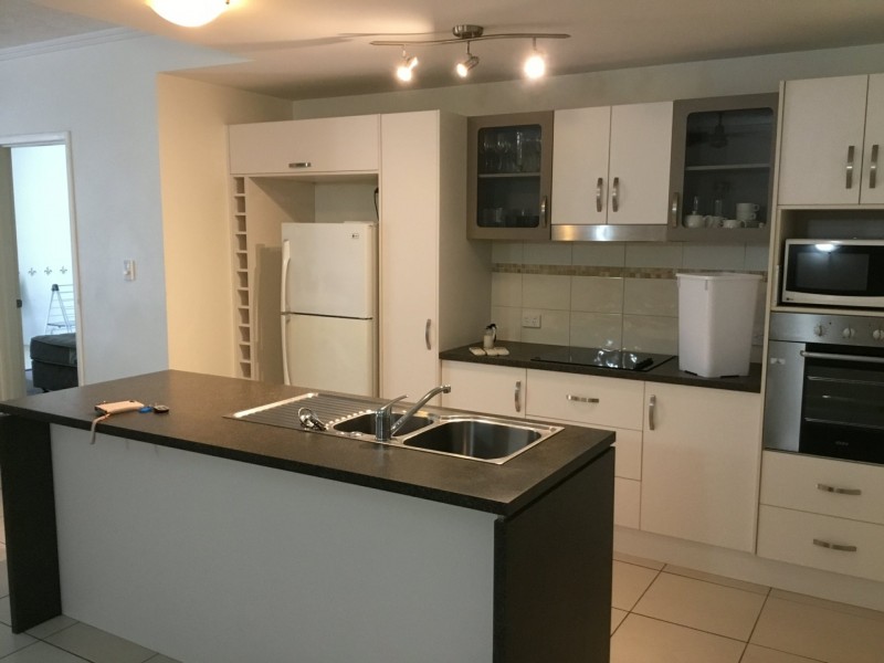 8/9-15 McLean Steet, Cairns North QLD 4870