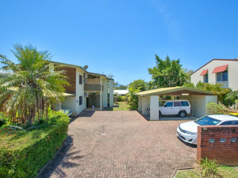 2/11 Mintaro Crescent, Woree QLD 4868