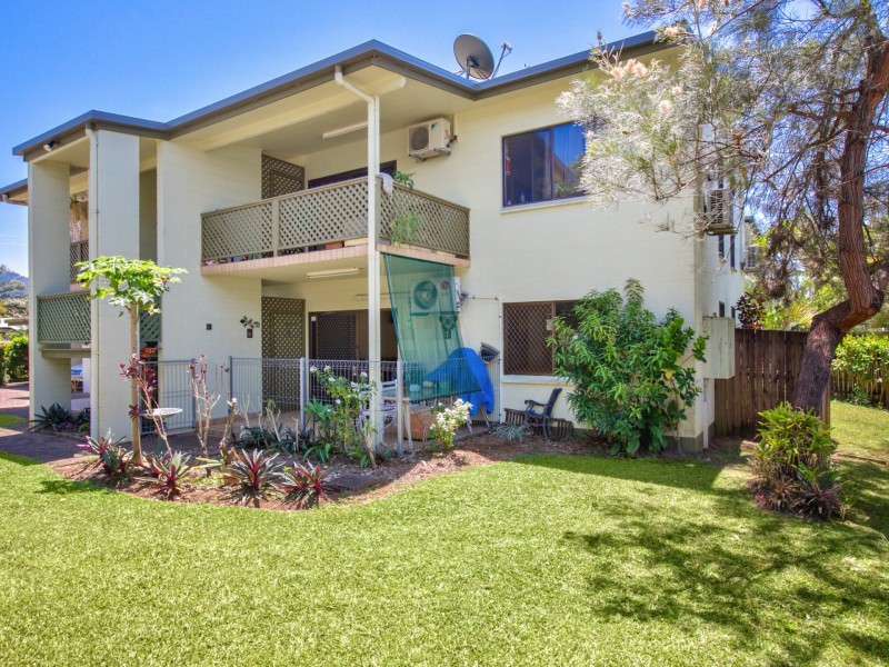 2/11 Mintaro Crescent, Woree QLD 4868
