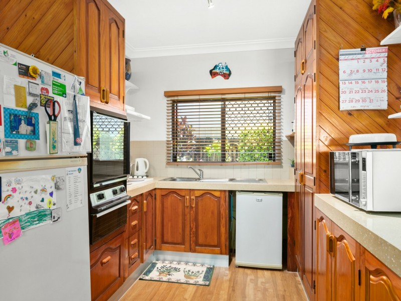 2/11 Mintaro Crescent, Woree QLD 4868