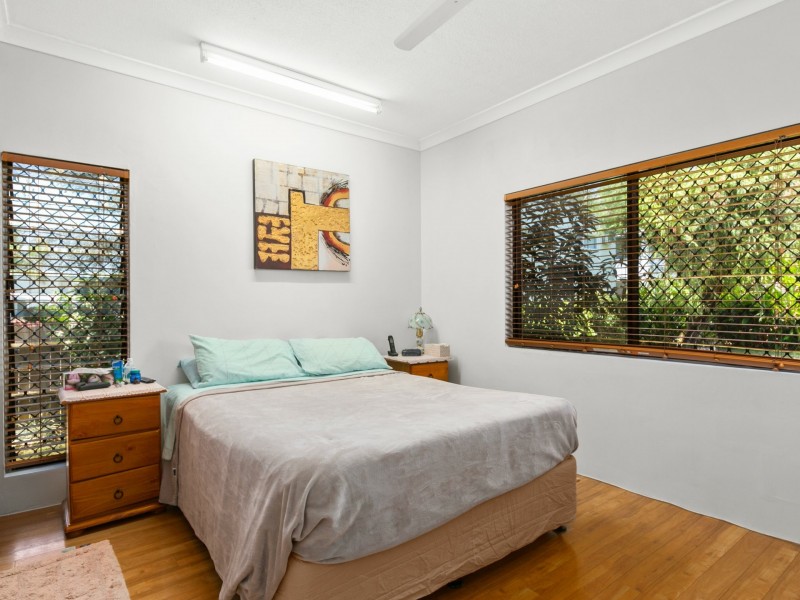 2/11 Mintaro Crescent, Woree QLD 4868