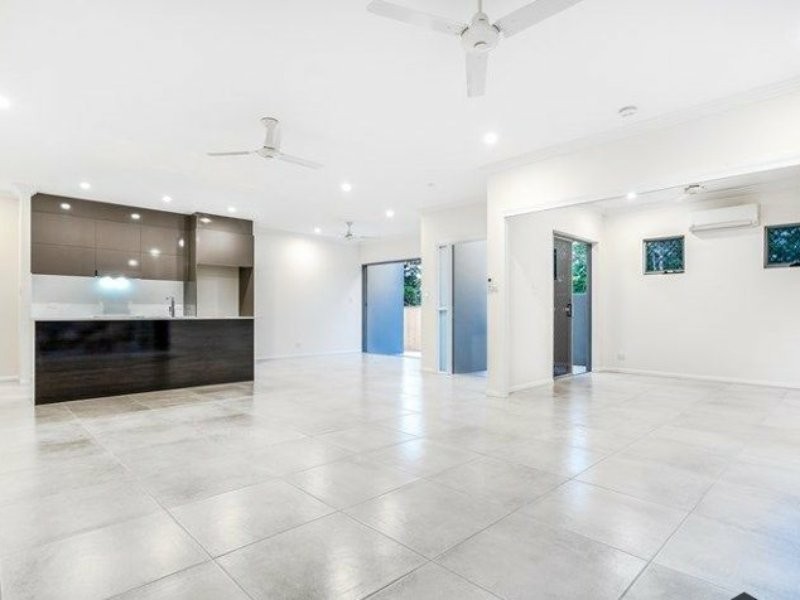 2/26 Eagleview close, Smithfield QLD 4878