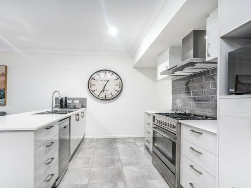 11a Amberwood, Smithfield QLD 4878