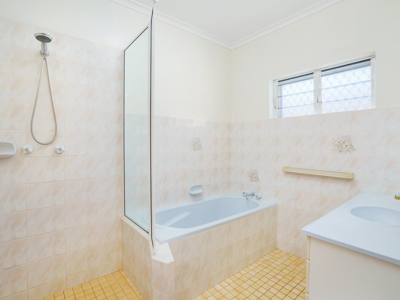 16 Derby Street, Yorkeys Knob QLD 4878