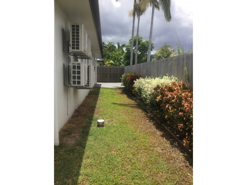 2/6-8 Hagen Street, Trinity Beach QLD 4879