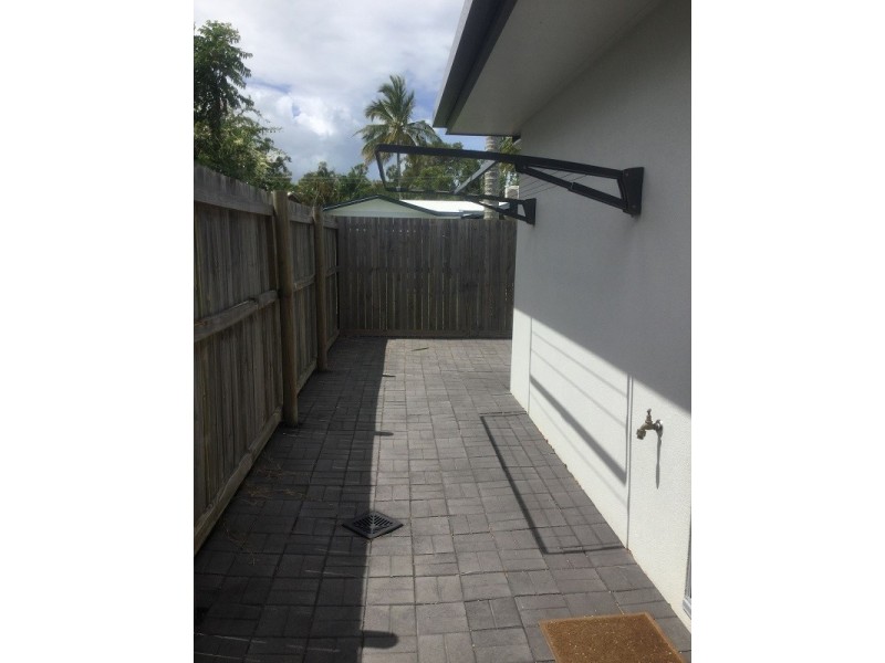 2/6-8 Hagen Street, Trinity Beach QLD 4879