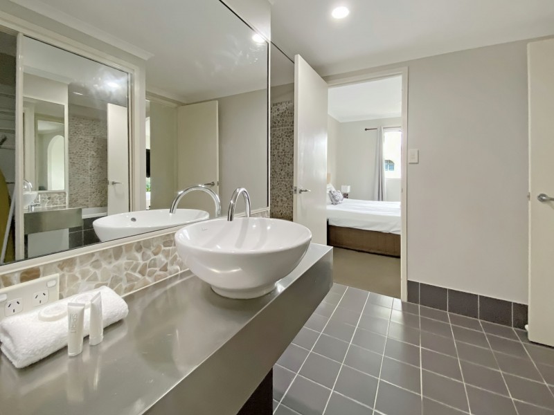 17/81-85 Cedar Road, Palm Cove QLD 4879