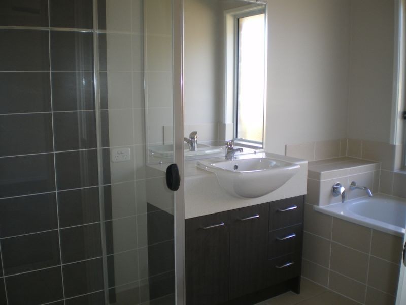 36 Severn Crescent, North Lakes QLD 4509