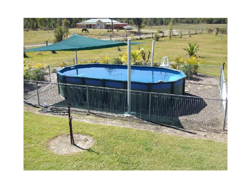 280 Wallace Road, Beachmere QLD 4510