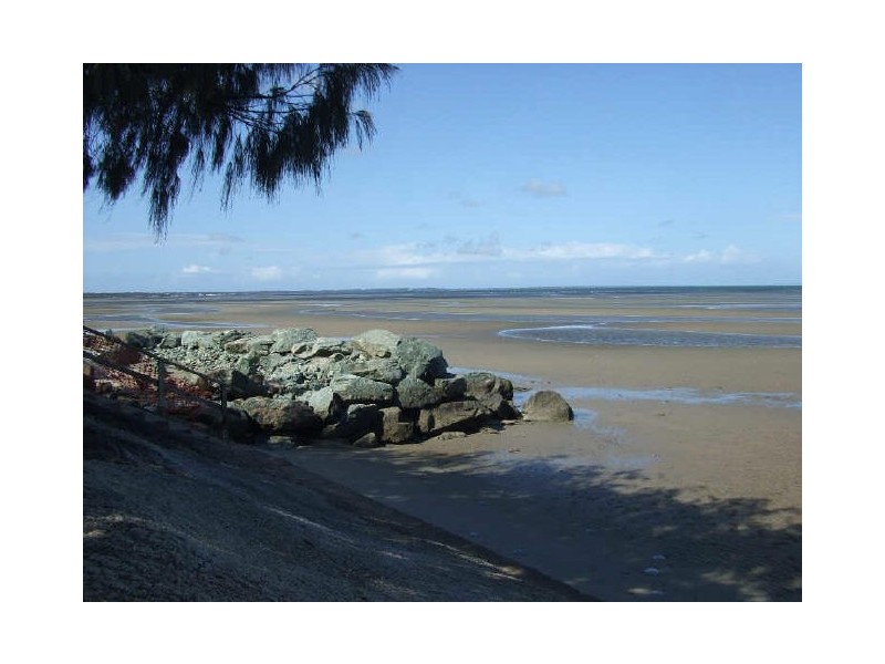 4 Moreton Terrace, Beachmere QLD 4510