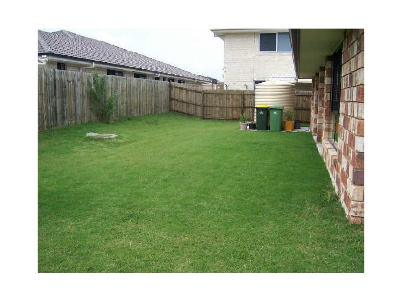 16 Allister Crescent, Rothwell QLD 4022