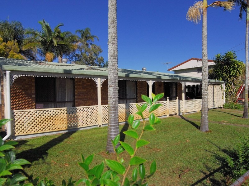 16 Gillian Street, Beachmere QLD 4510