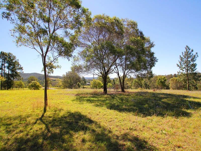 1 Mountain View Road, Moorina QLD 4506