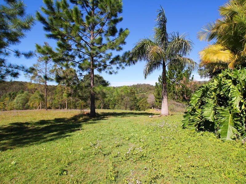 1 Mountain View Road, Moorina QLD 4506