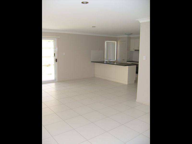 Rothwell QLD 4022