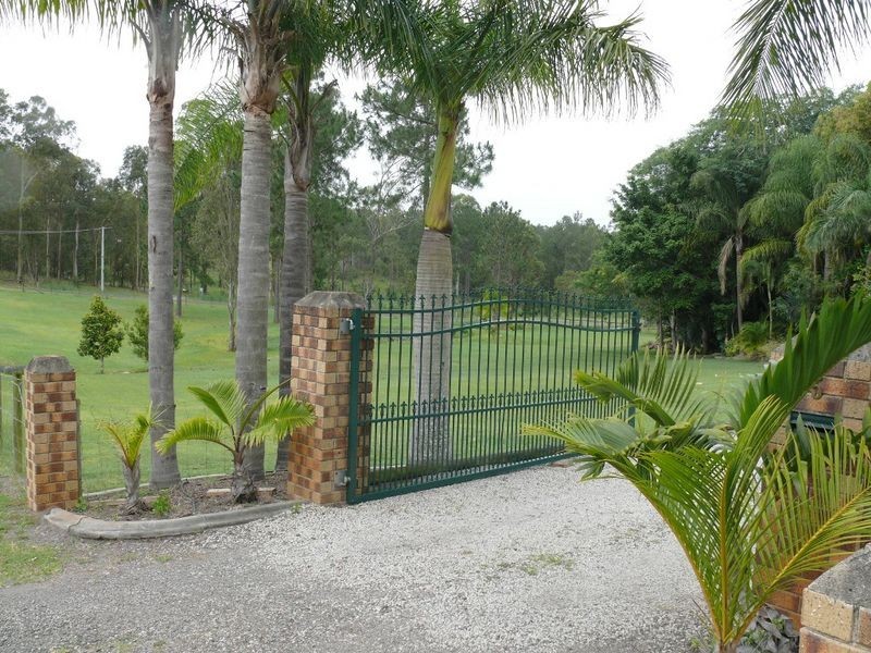 5 Honeyeater Court, Upper Caboolture QLD 4510