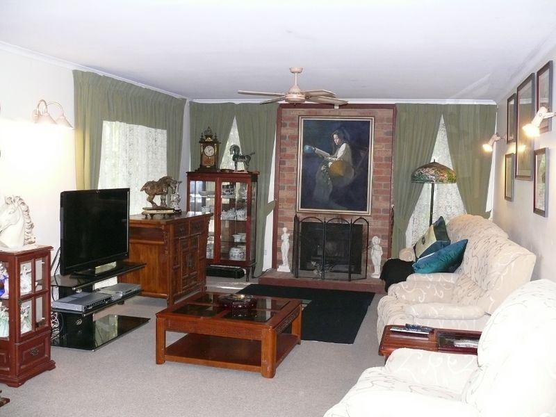 5 Honeyeater Court, Upper Caboolture QLD 4510