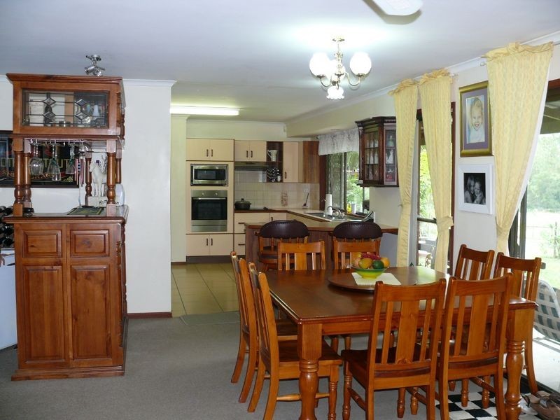 5 Honeyeater Court, Upper Caboolture QLD 4510