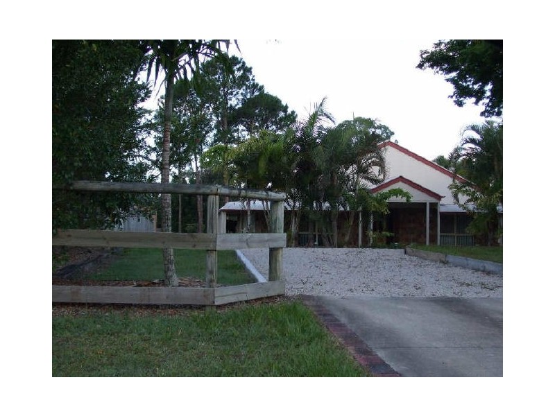 2 Sir Dapper Drive, Burpengary QLD 4505