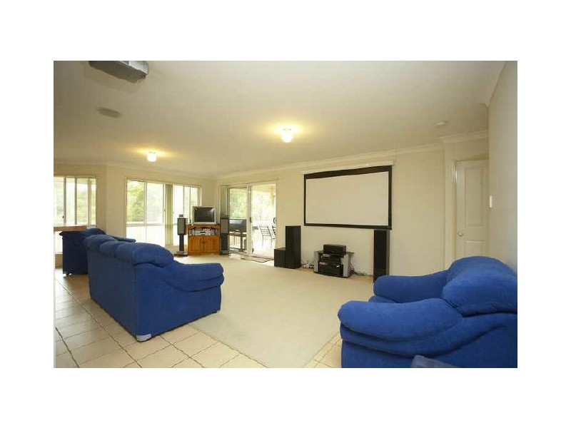 1 Maurice Avenue, Morayfield QLD 4506