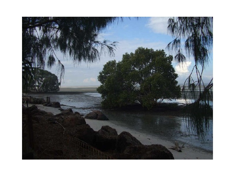 20 Bayside Drive, Beachmere QLD 4510