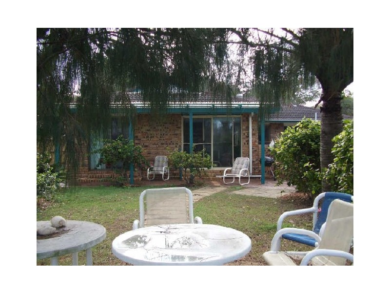 20 Bayside Drive, Beachmere QLD 4510