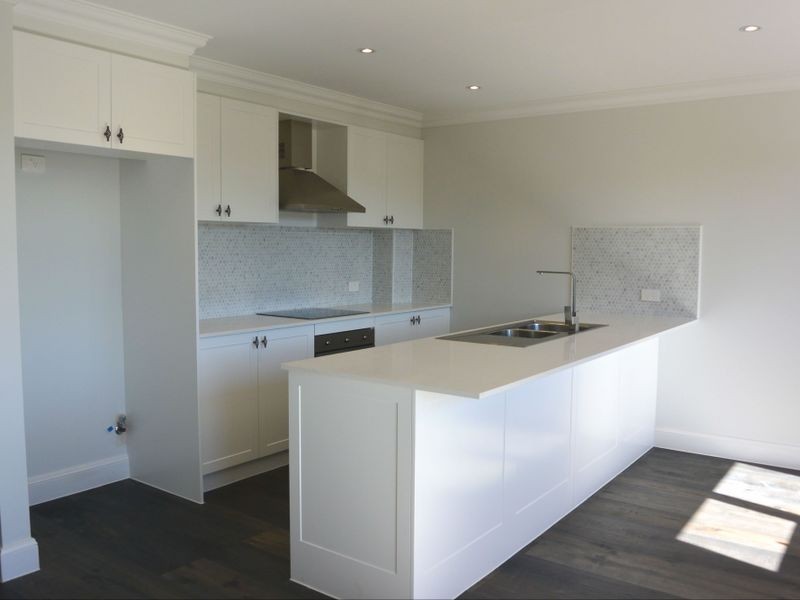 8 Station Street, Picton NSW 2571