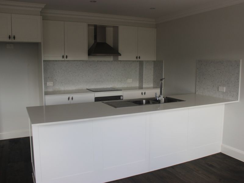8 Station Street, Picton NSW 2571