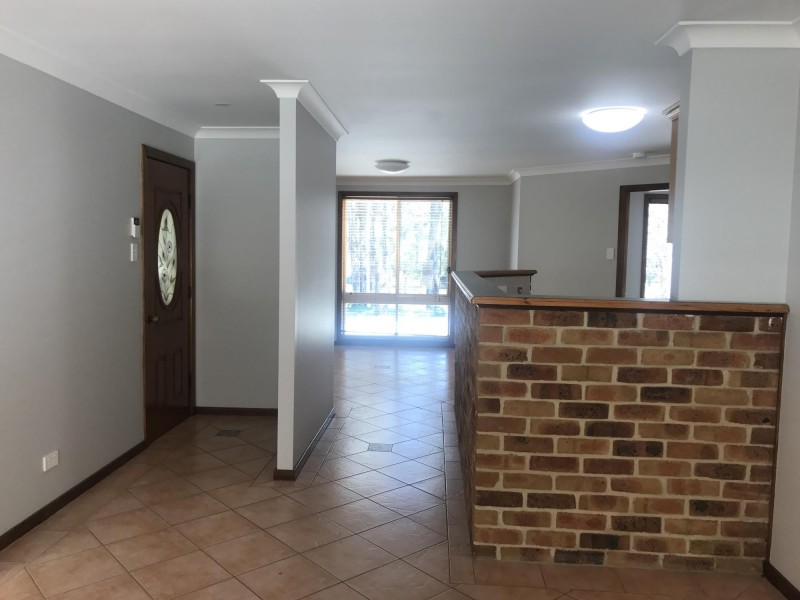 10A Glenanne Place, Thirlmere NSW 2572