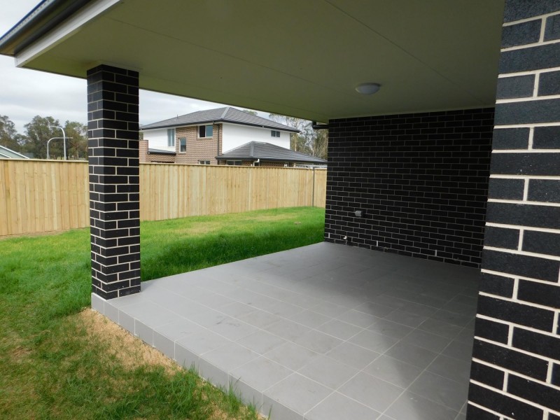 11 Barrallier Street, Tahmoor NSW 2573