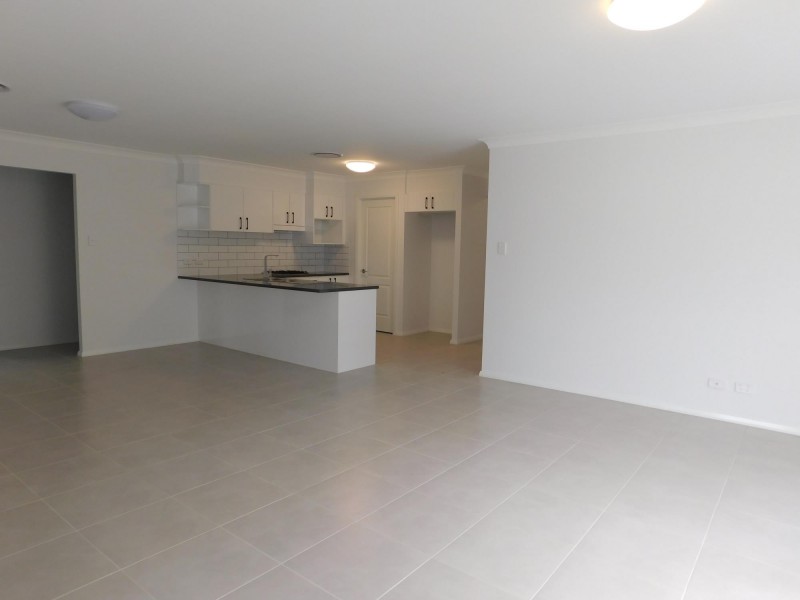 11 Barrallier Avenue, Tahmoor NSW 2573