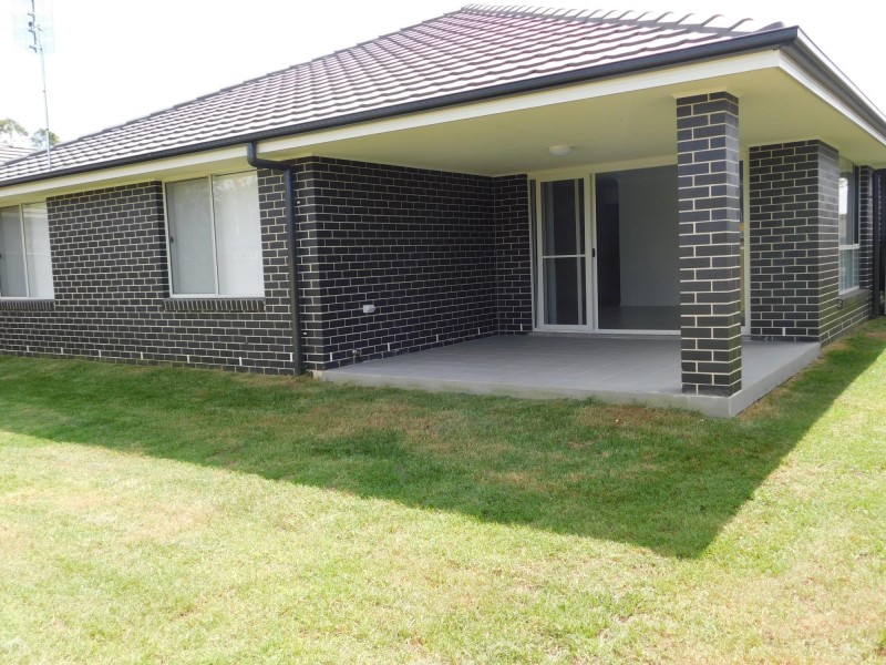 11 Barrallier Avenue, Tahmoor NSW 2573