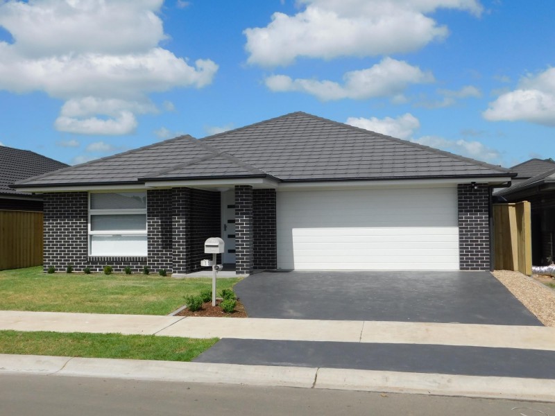 11 Barrallier Avenue, Tahmoor NSW 2573