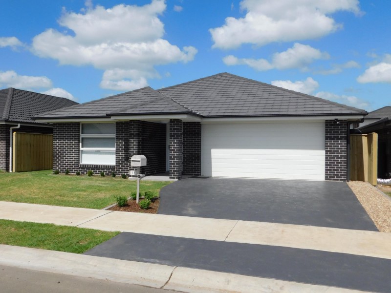 11 Barrallier Avenue, Tahmoor NSW 2573
