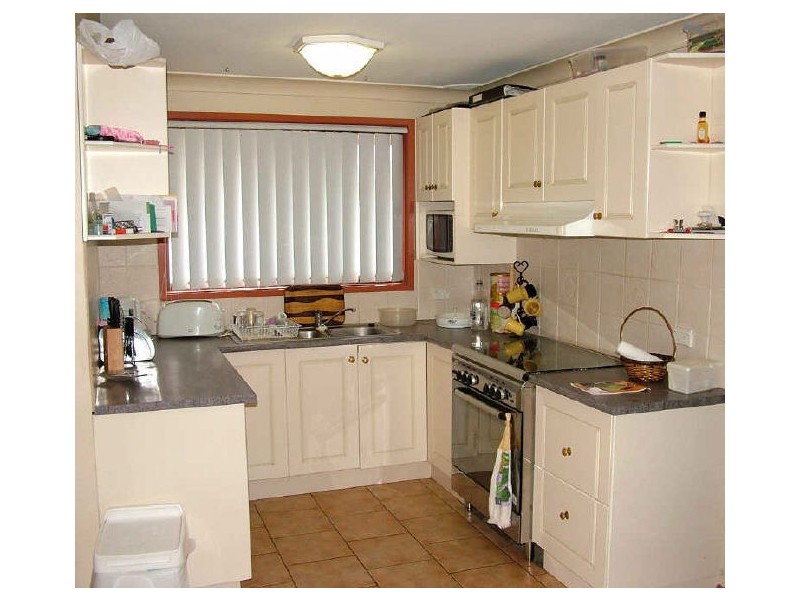 6 Close Street, Thirlmere NSW 2572