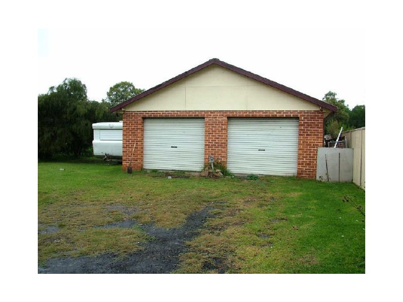 6 Close Street, Thirlmere NSW 2572